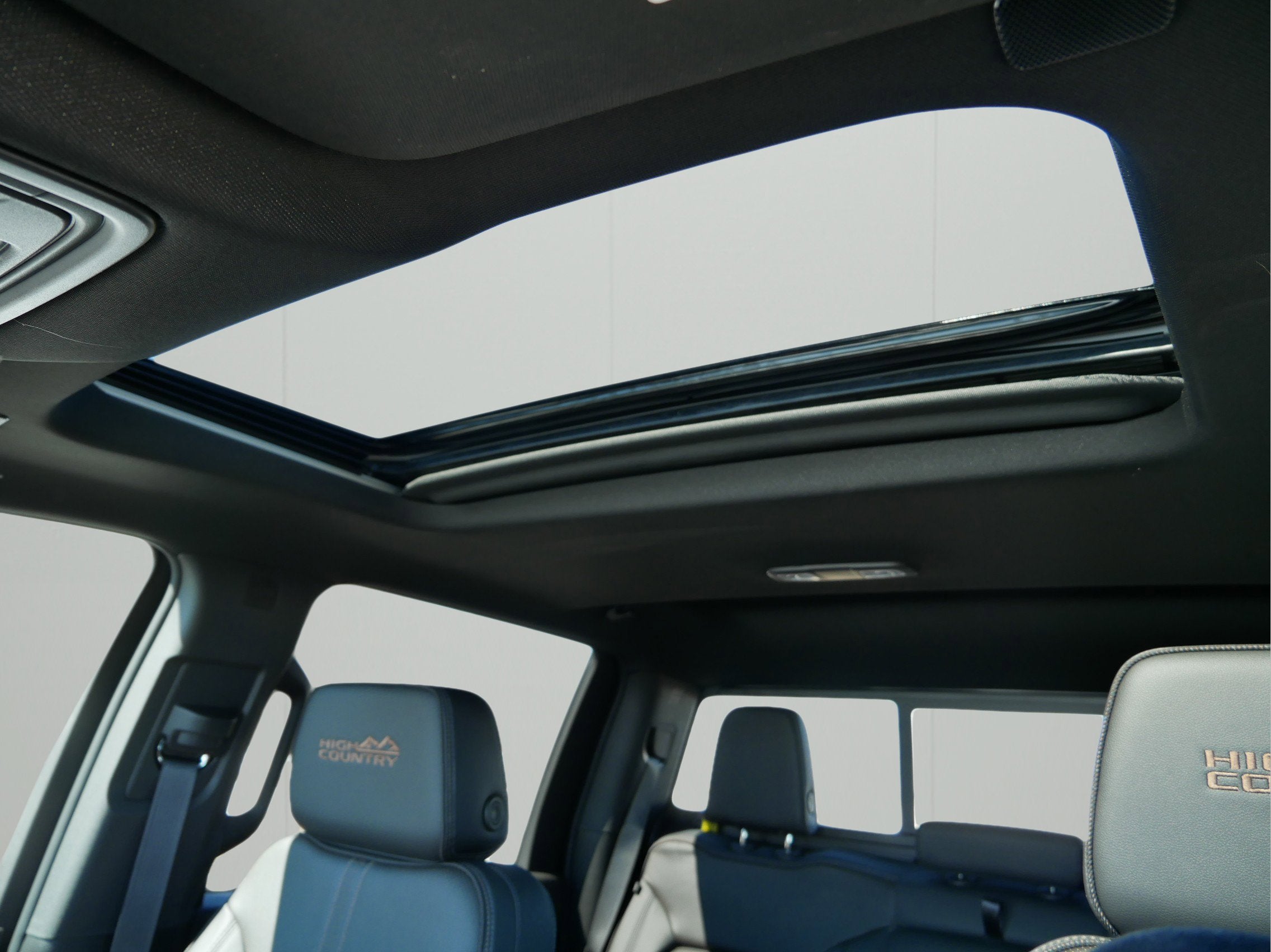 2026 Chevrolet Silverado 3500 HD Crew Cab Long Box 4-Wheel Drive High Country