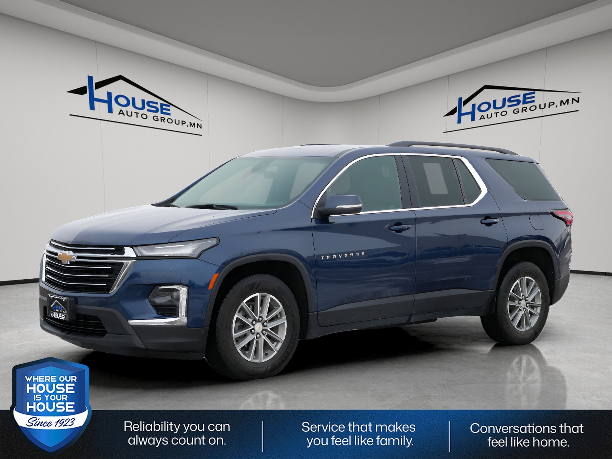 2023 Chevrolet Traverse LT Cloth