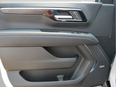 2025 Chevrolet Suburban 4WD Premier