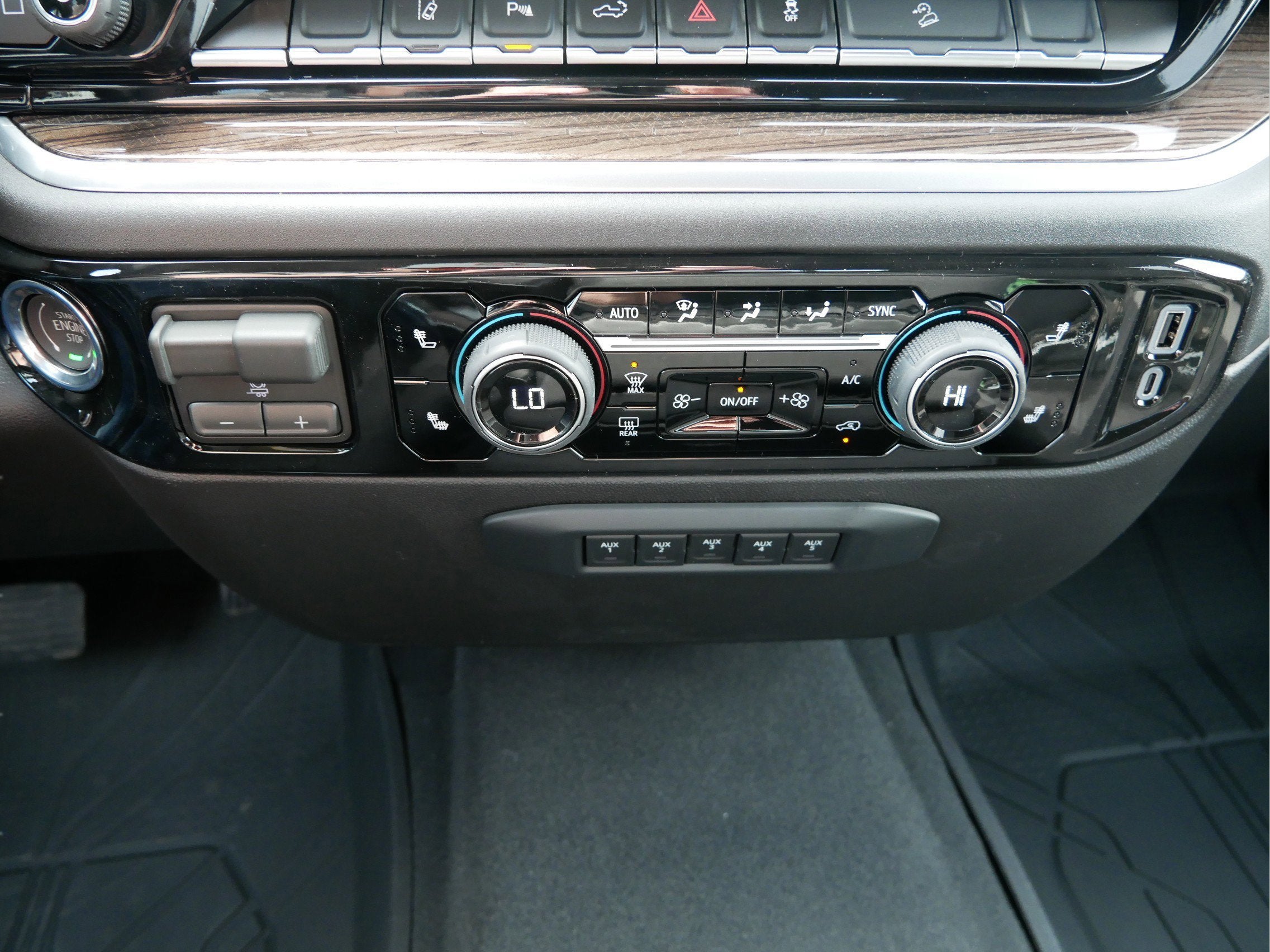 2026 Chevrolet Silverado 3500 HD Crew Cab Standard Box 4-Wheel Drive LT