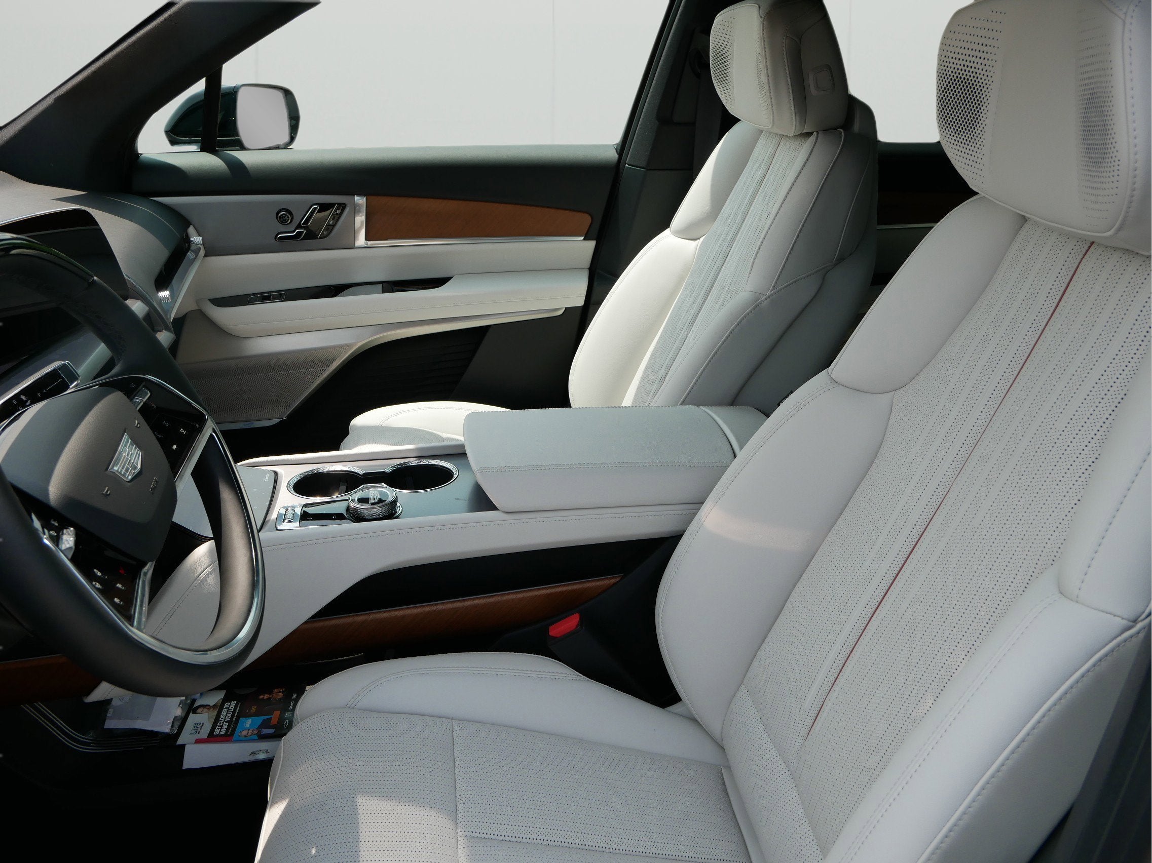 2026 Cadillac VISTIQ Sport