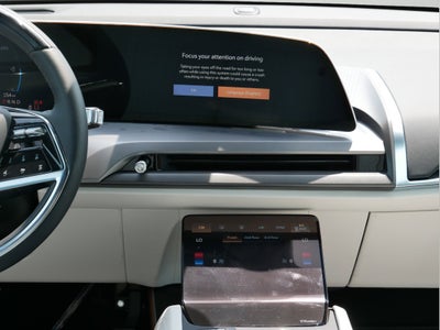 2026 Cadillac VISTIQ Sport