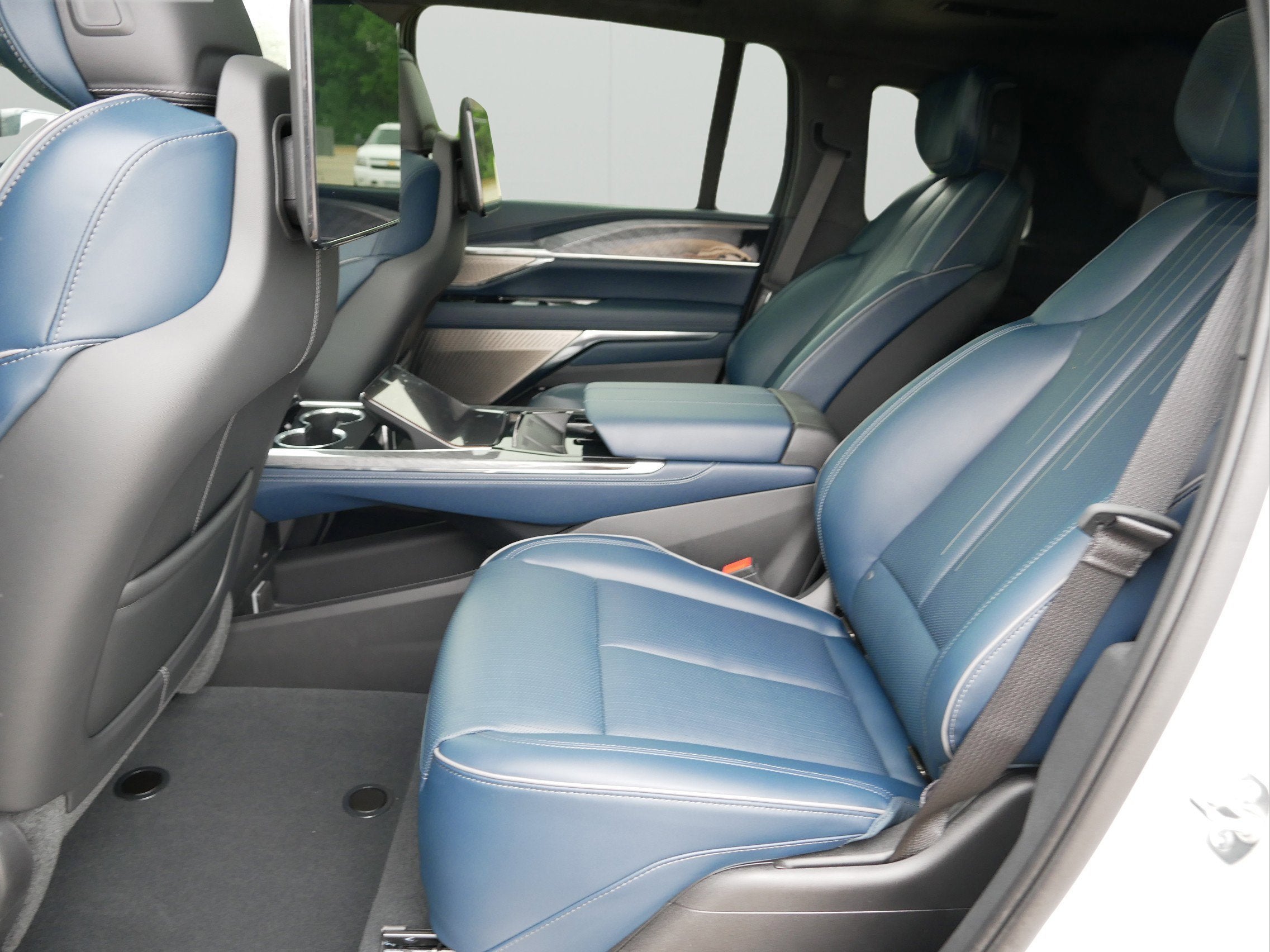 2025 Cadillac ESCALADE IQ Sport 2