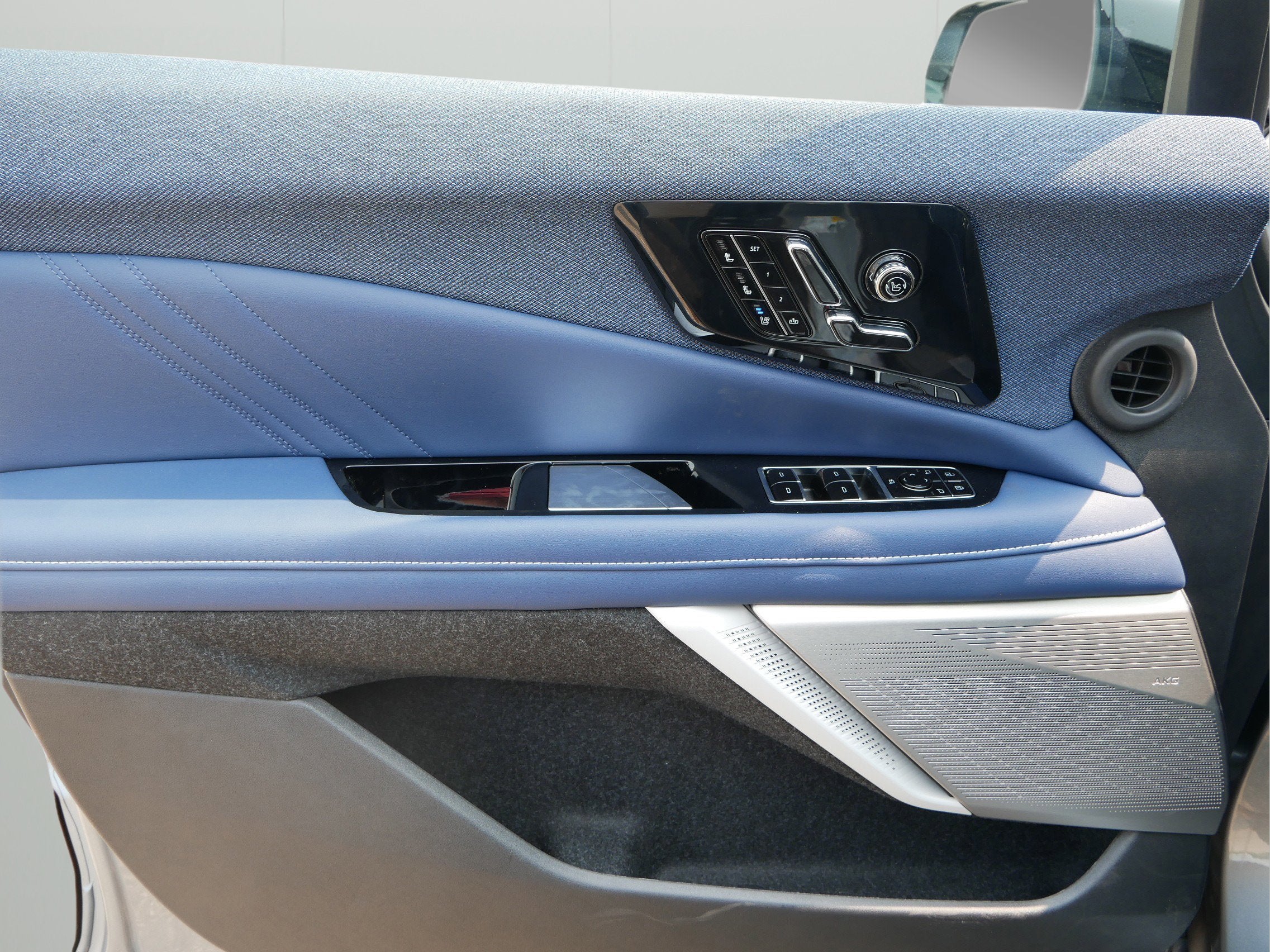 2025 Cadillac OPTIQ Sport 2