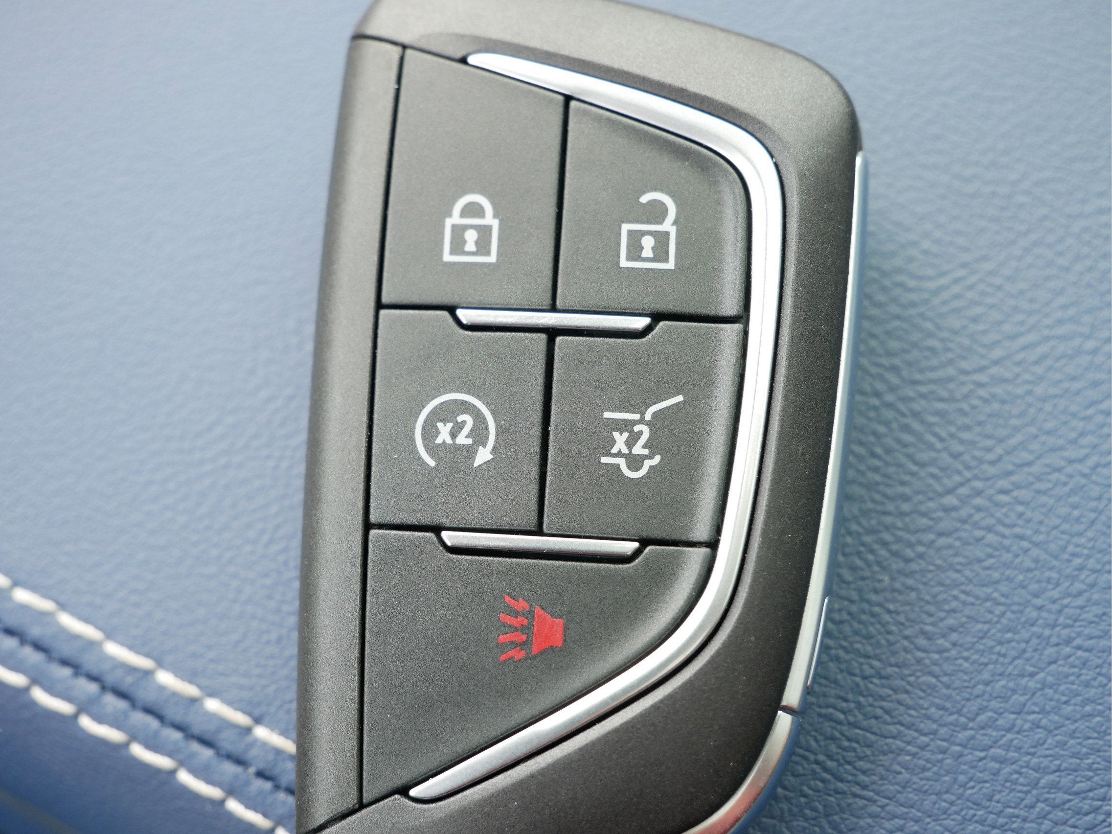 2025 Cadillac OPTIQ Sport 2