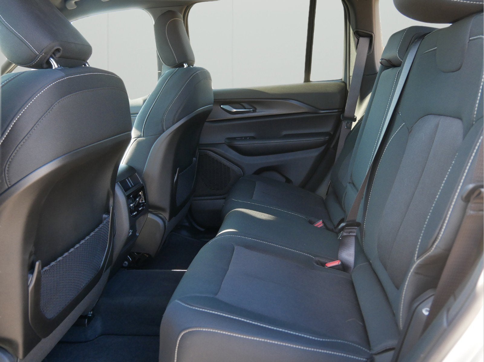 2025 Jeep Grand Cherokee GRAND CHEROKEE LAREDO 4X4