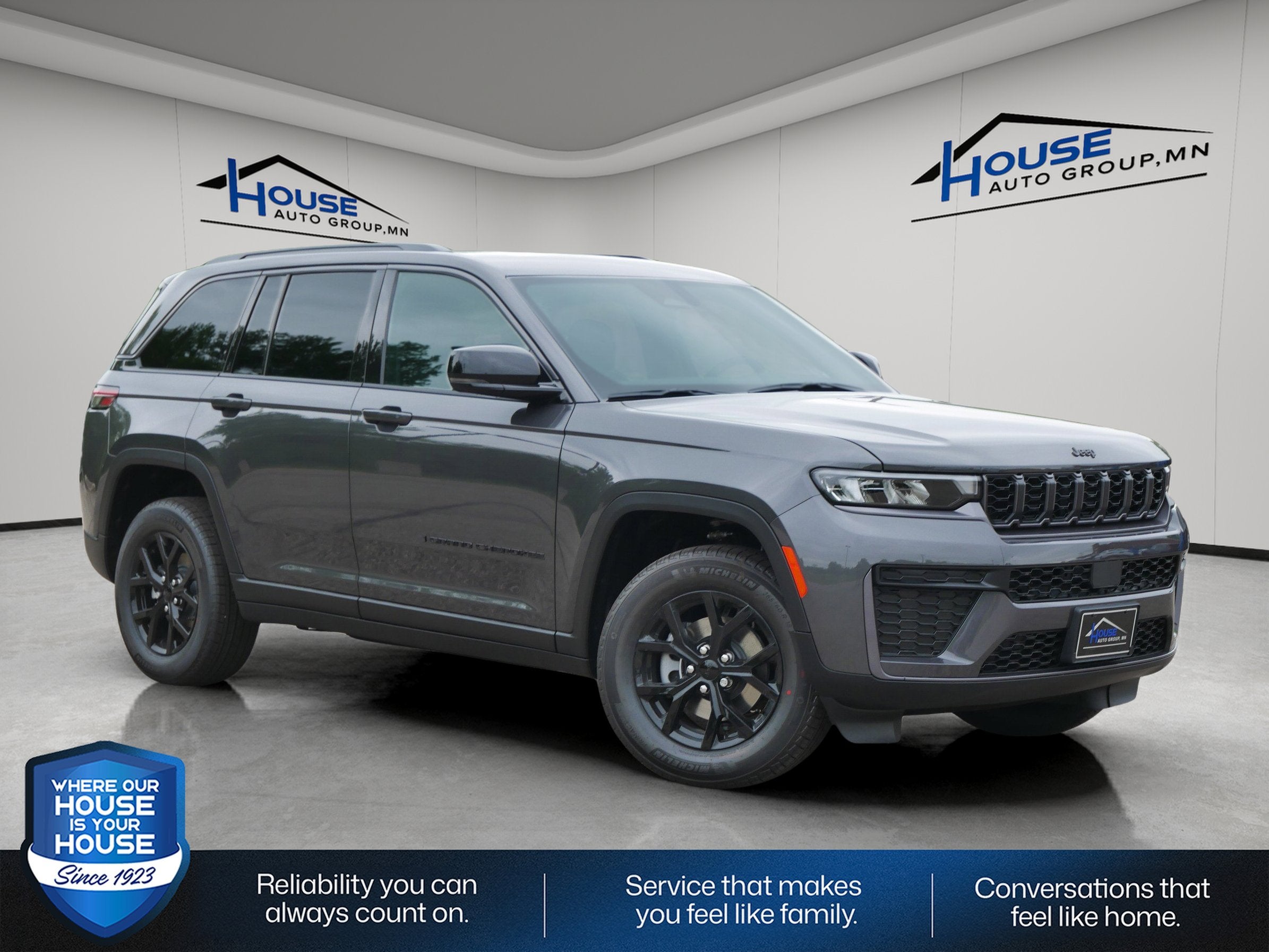 2026 Jeep Grand Cherokee GRAND CHEROKEE LAREDO ALTITUDE 4X4