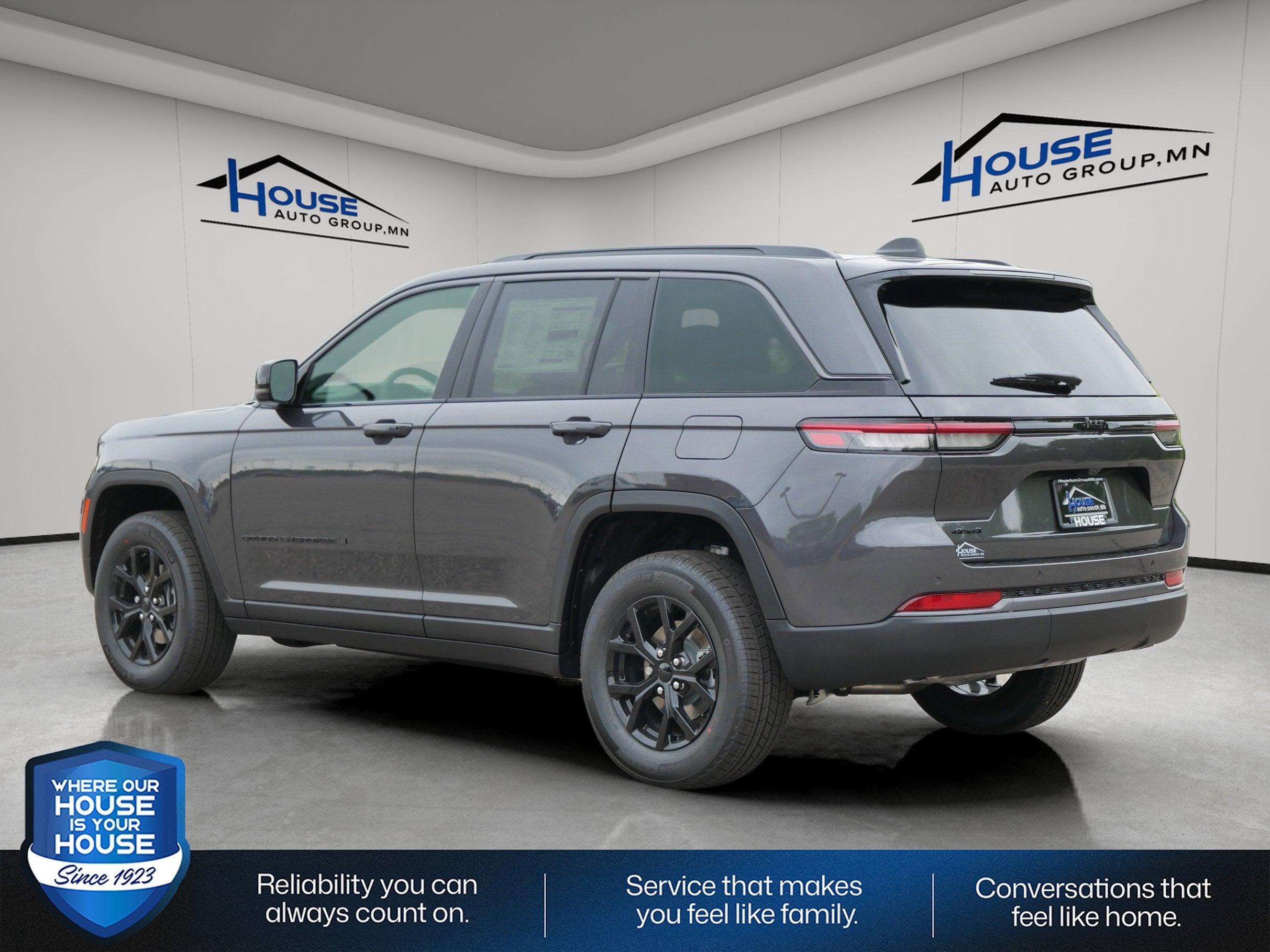 2026 Jeep Grand Cherokee GRAND CHEROKEE LAREDO ALTITUDE 4X4