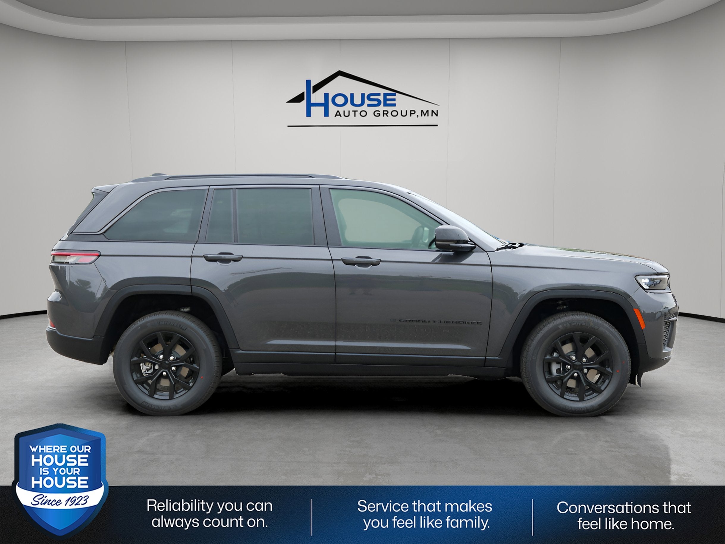2026 Jeep Grand Cherokee GRAND CHEROKEE LAREDO ALTITUDE 4X4