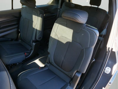 2025 Jeep Grand Cherokee GRAND CHEROKEE L LAREDO X 4X4