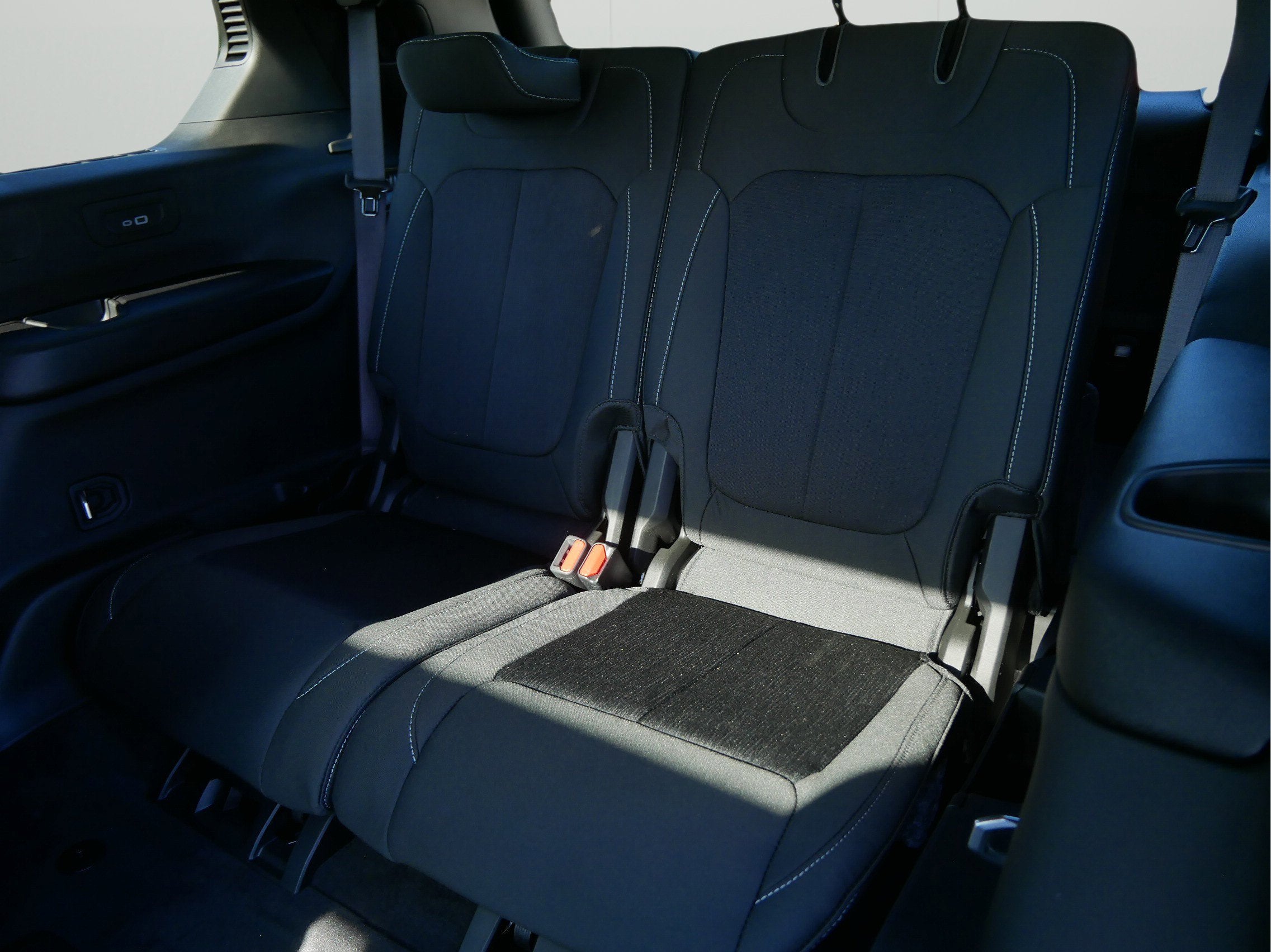 2025 Jeep Grand Cherokee GRAND CHEROKEE L LAREDO X 4X4