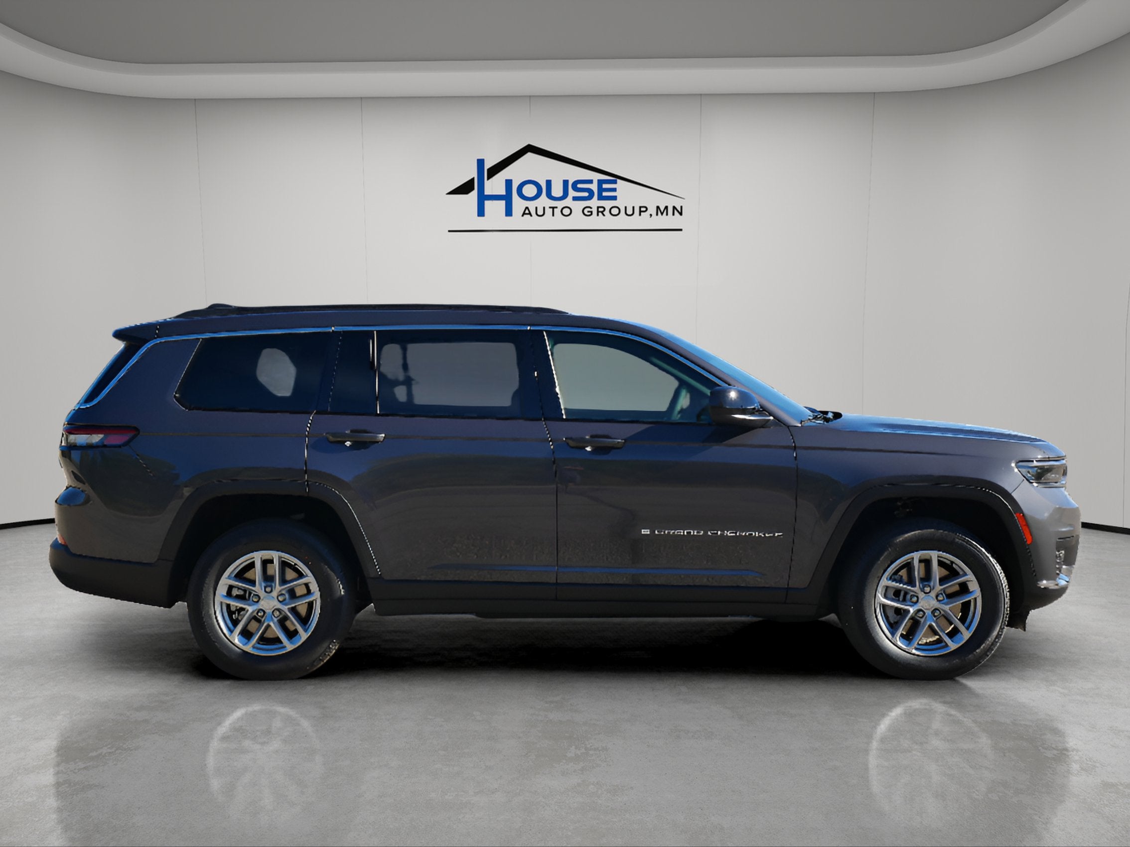 2025 Jeep Grand Cherokee GRAND CHEROKEE L LAREDO X 4X4