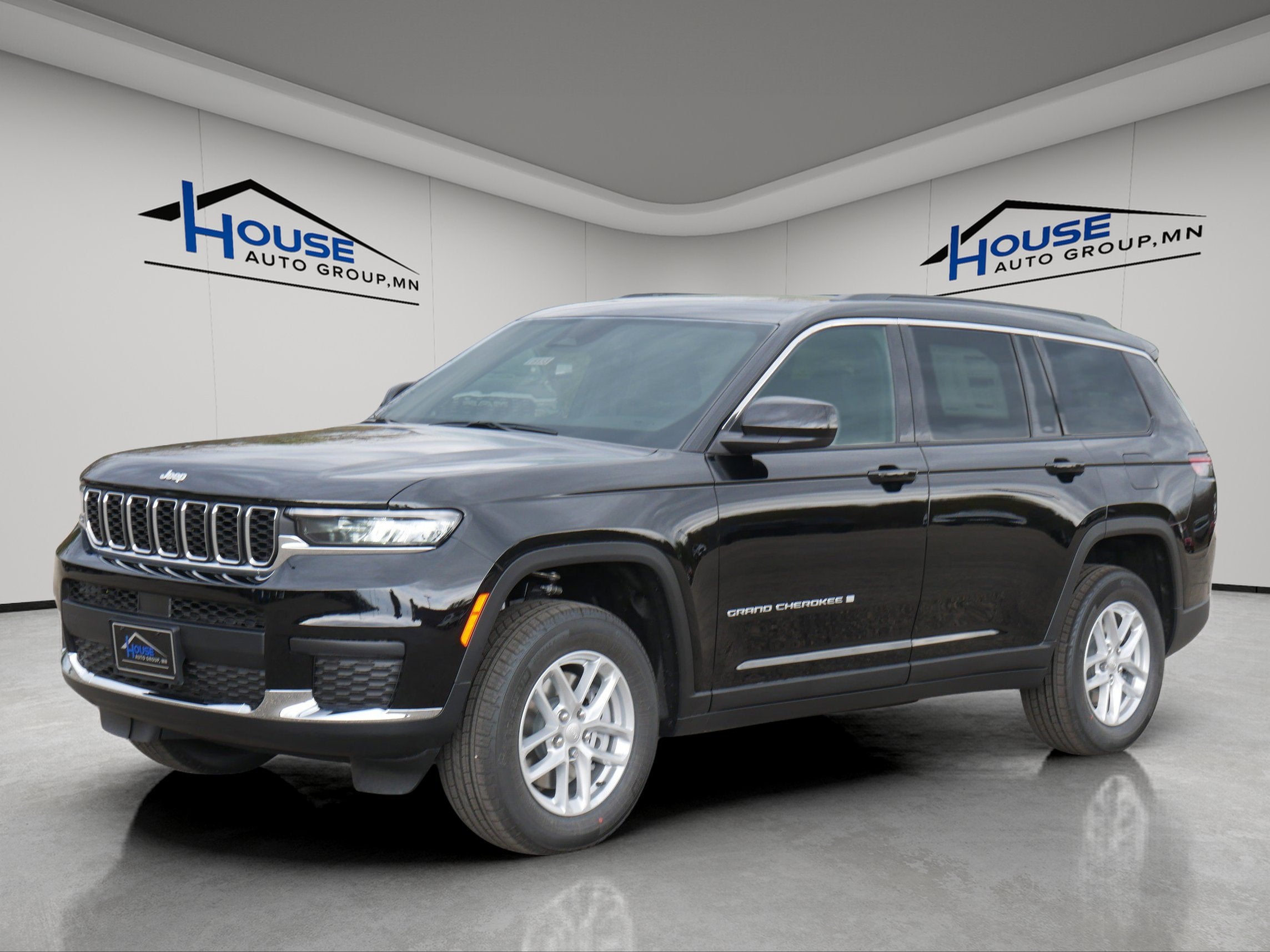 2025 Jeep Grand Cherokee GRAND CHEROKEE L LAREDO X 4X4