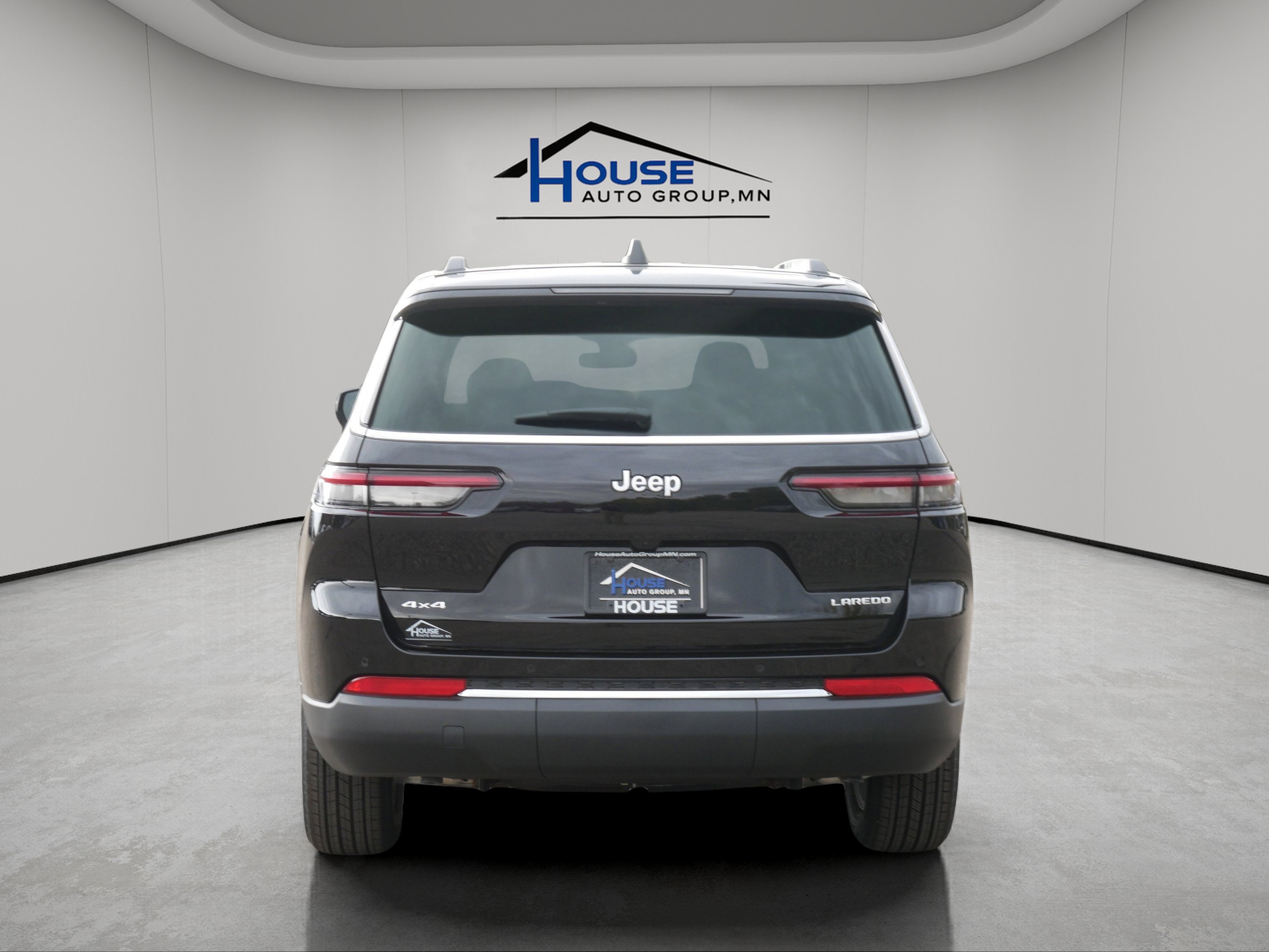 2025 Jeep Grand Cherokee GRAND CHEROKEE L LAREDO X 4X4