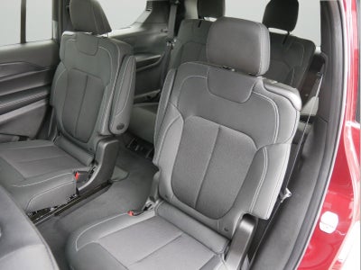 2025 Jeep Grand Cherokee GRAND CHEROKEE L LAREDO X 4X4