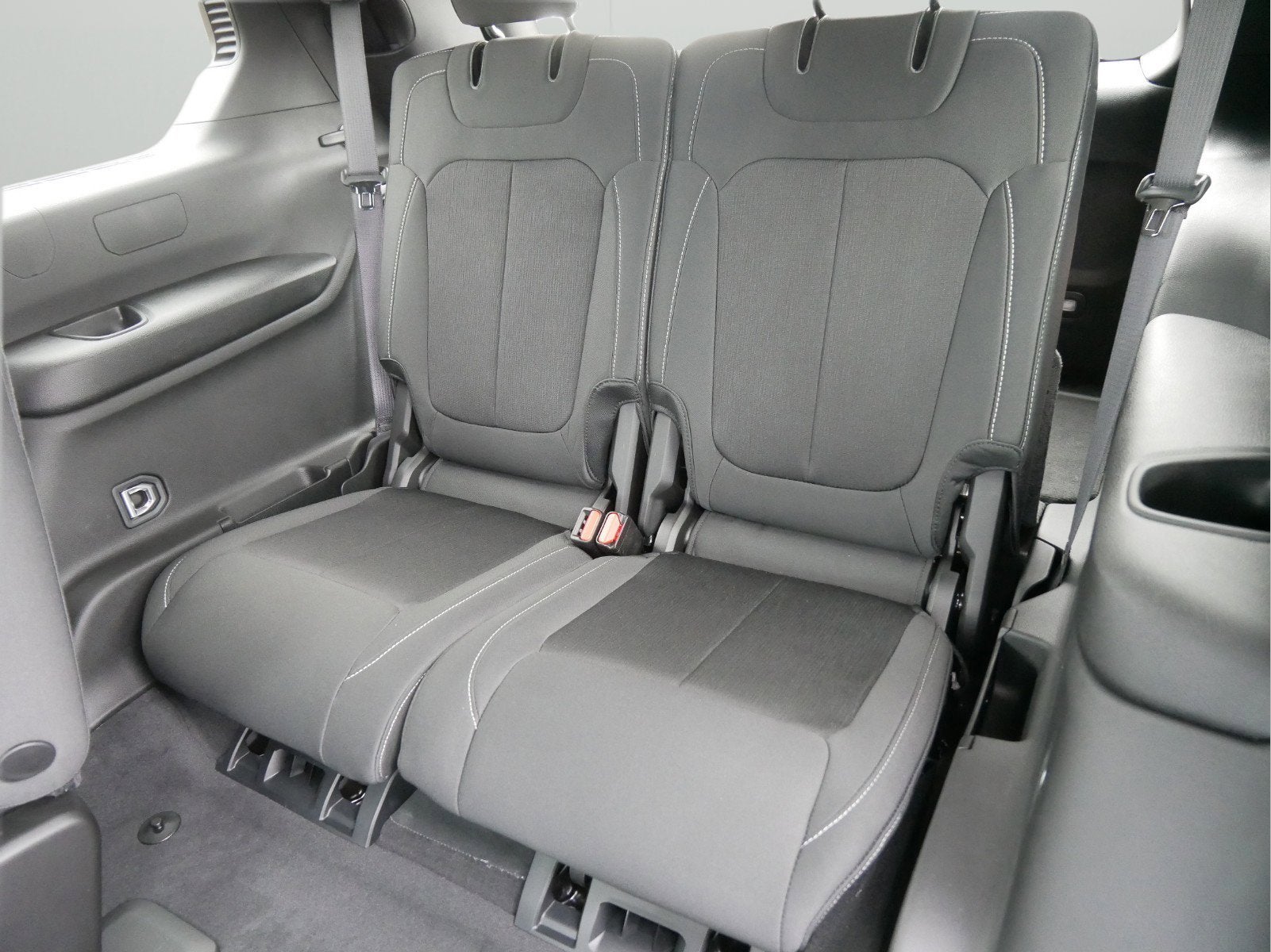 2025 Jeep Grand Cherokee GRAND CHEROKEE L LAREDO X 4X4