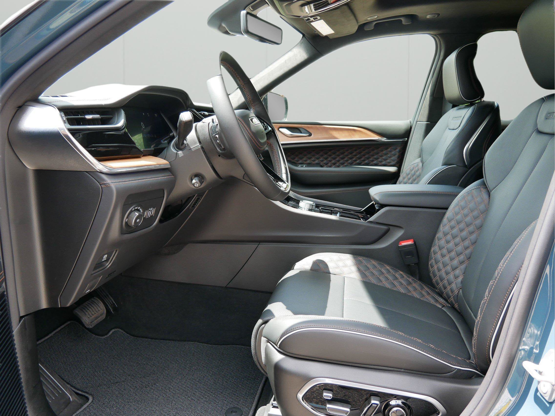 2026 Jeep Grand Cherokee GRAND CHEROKEE L SUMMIT 4X4