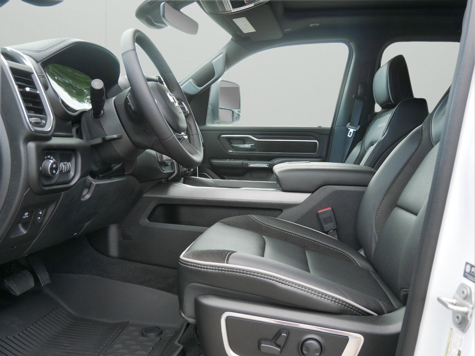 2025 RAM Ram 1500 RAM 1500 LARAMIE CREW CAB 4X4 5'7' BOX