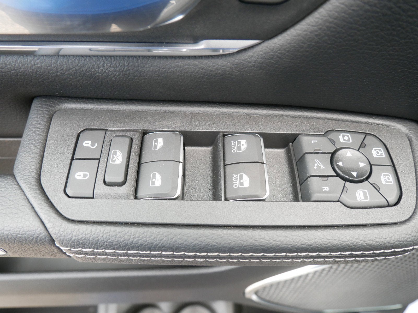 2025 RAM Ram 1500 RAM 1500 LARAMIE CREW CAB 4X4 5'7' BOX