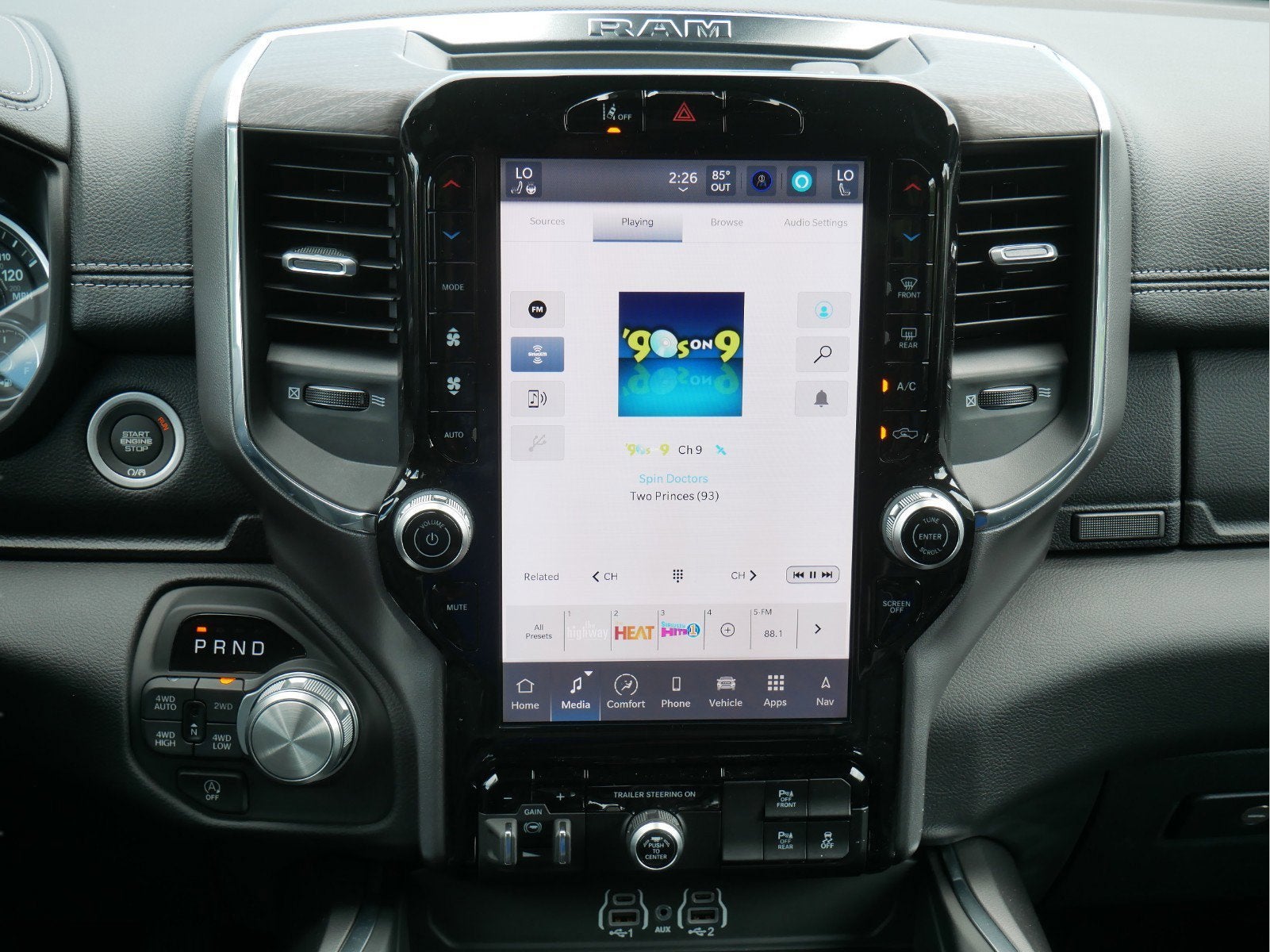 2025 RAM Ram 1500 RAM 1500 LARAMIE CREW CAB 4X4 5'7' BOX