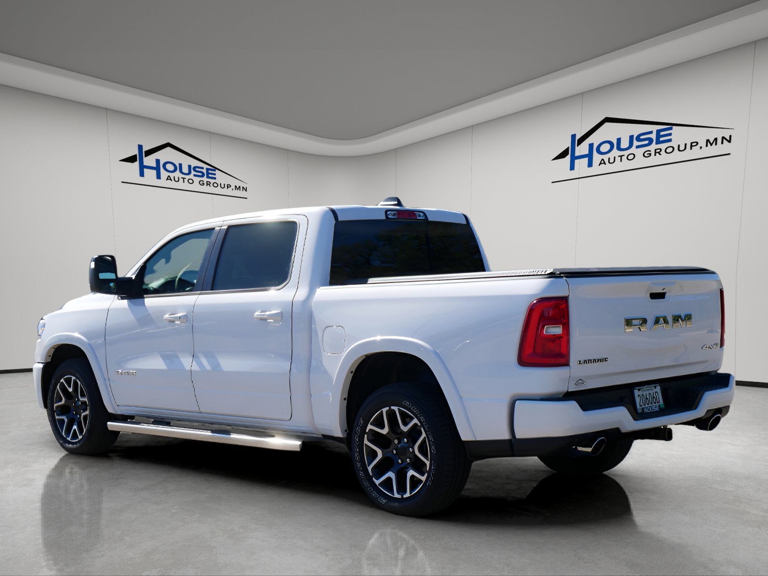 2025 RAM Ram 1500 RAM 1500 LARAMIE CREW CAB 4X4 5'7' BOX