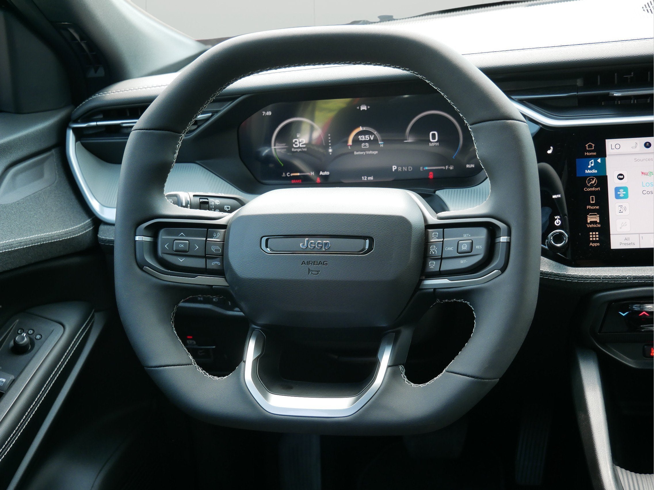 2026 Jeep Cherokee CHEROKEE LAREDO 4X4