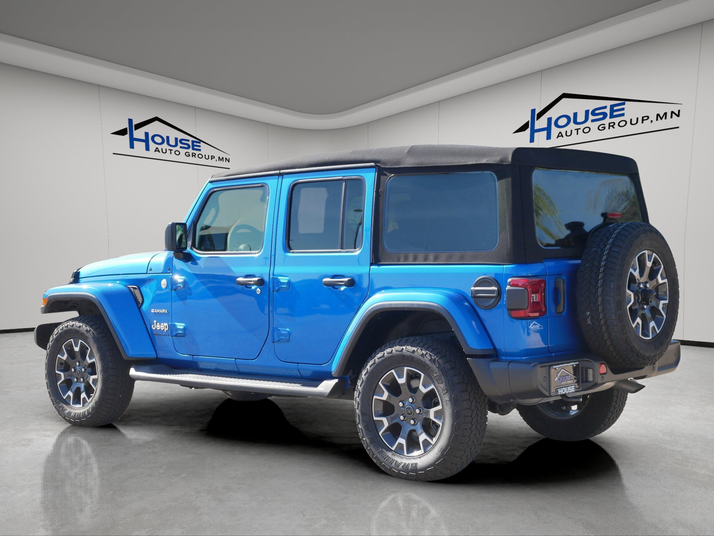 2024 Jeep Wrangler Sahara