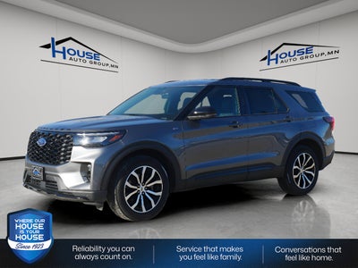 2025 Ford Explorer ST-Line
