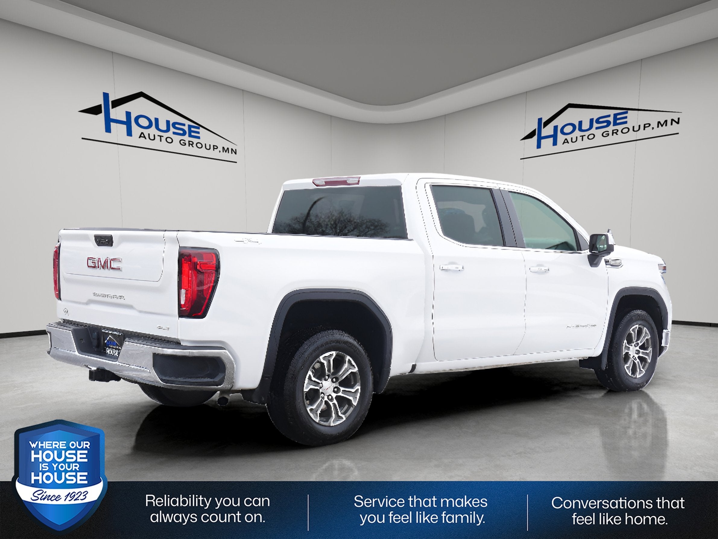 2025 GMC Sierra 1500 SLT