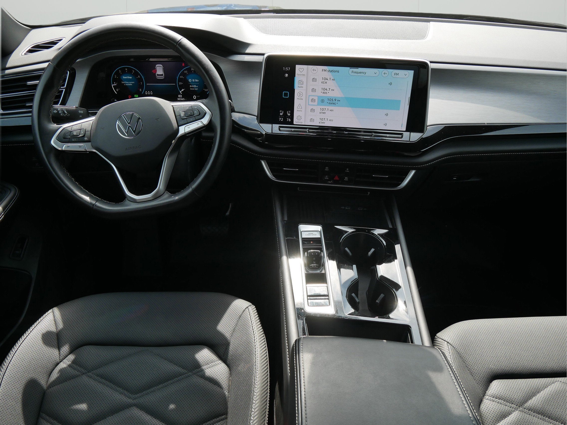 2025 Volkswagen Atlas Cross Sport 2.0T SE w/Technology