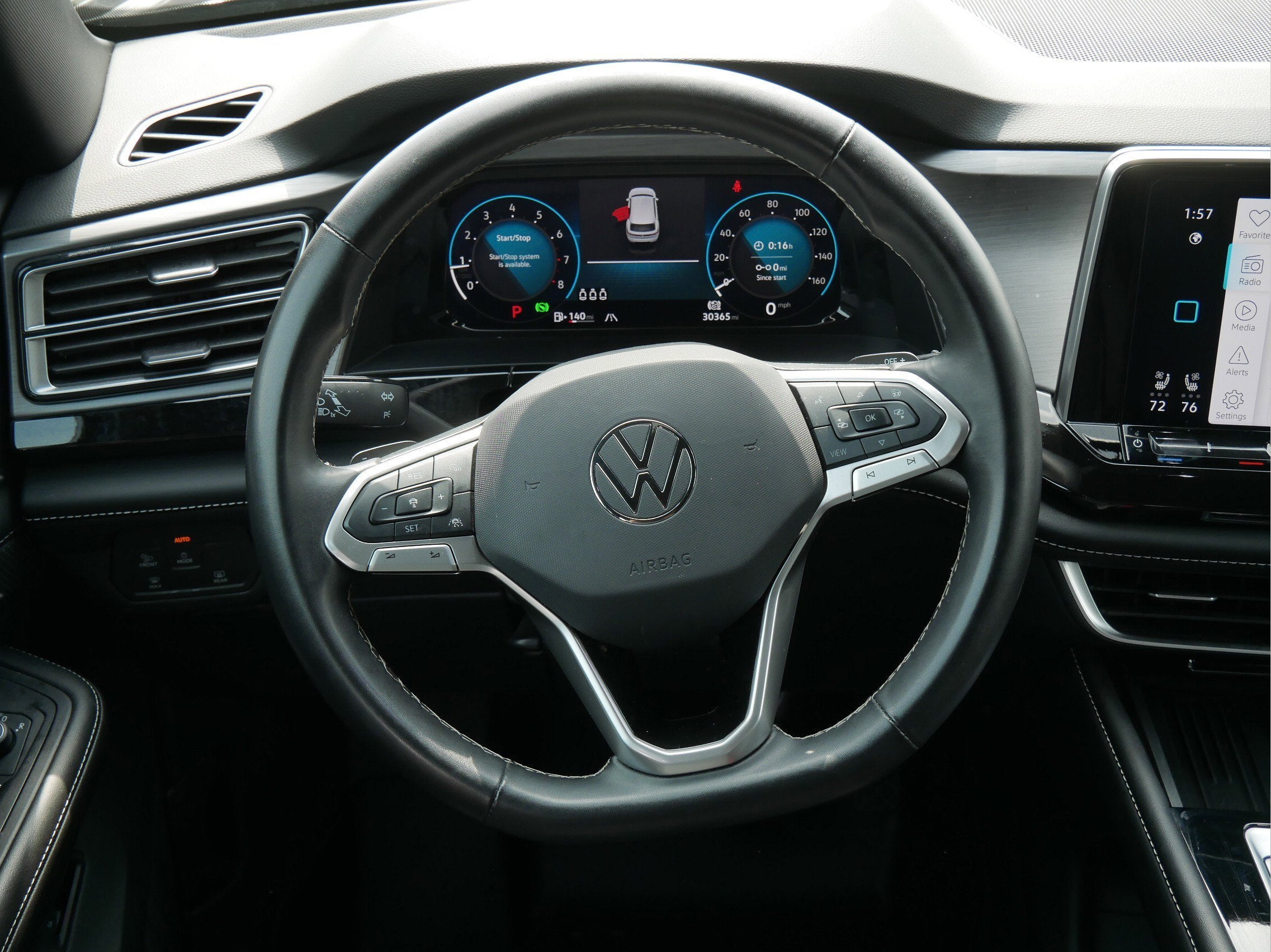 2025 Volkswagen Atlas Cross Sport 2.0T SE w/Technology