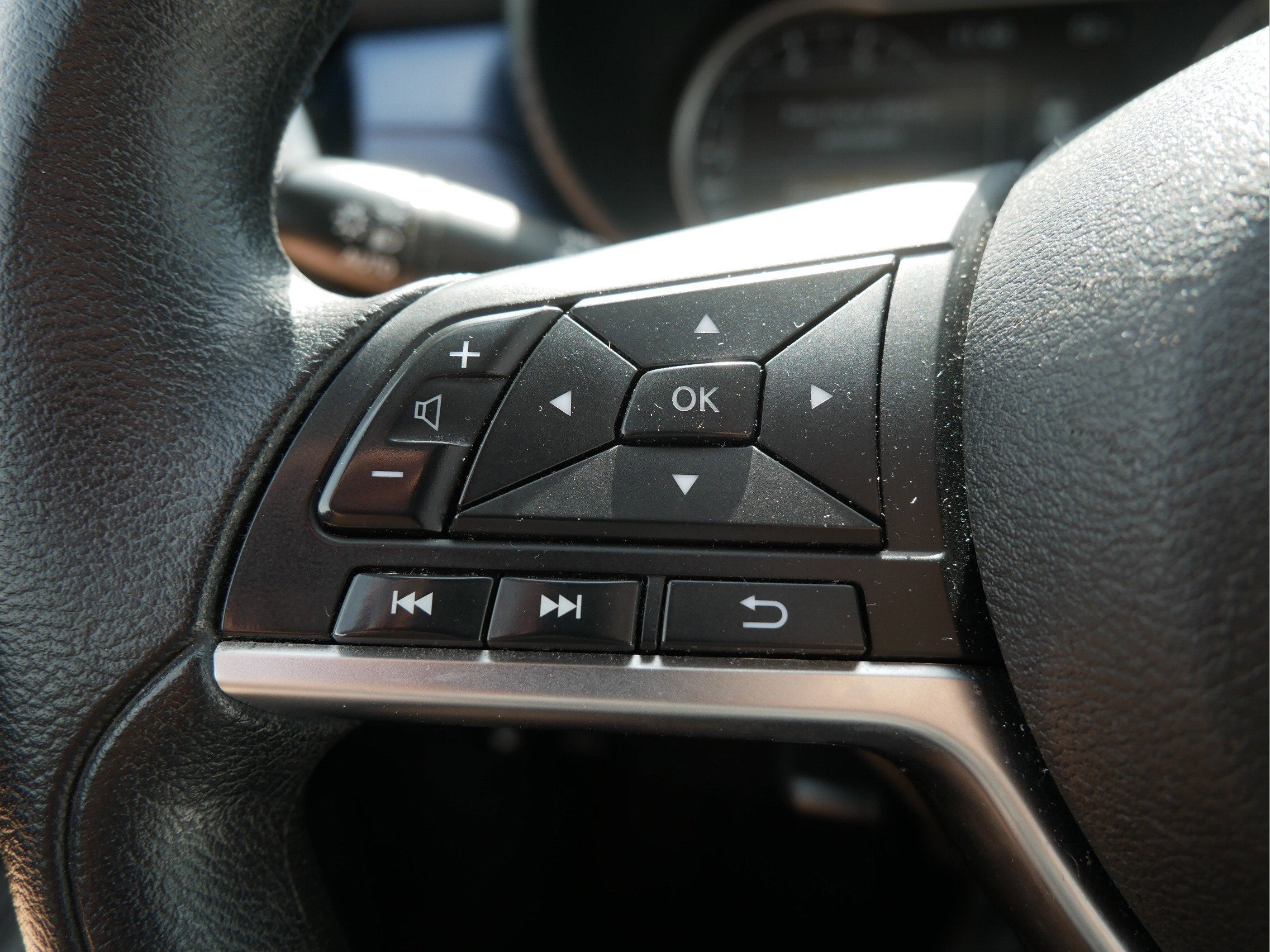 2023 Nissan Versa SV