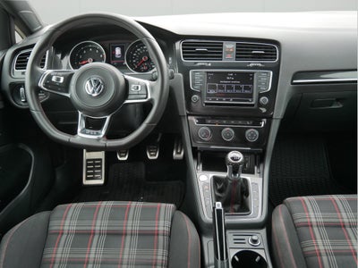 2017 Volkswagen Golf GTI Sport