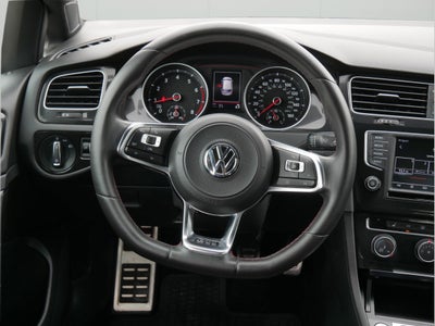 2017 Volkswagen Golf GTI Sport
