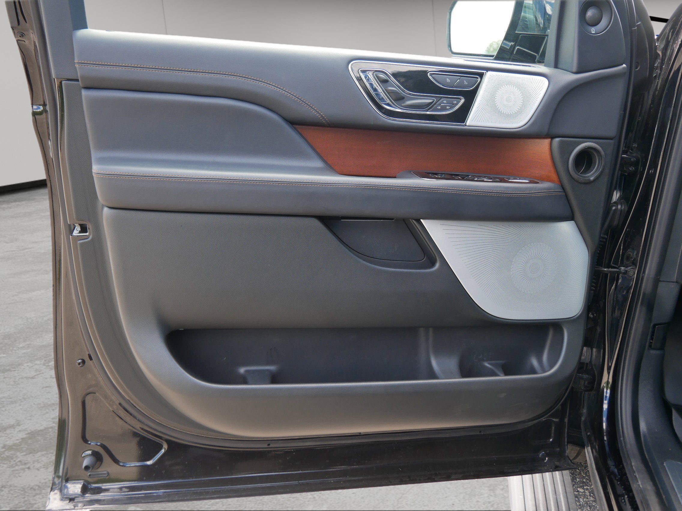 2024 Lincoln Navigator Black Label