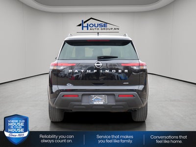 2025 Nissan Pathfinder SV