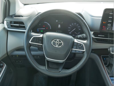 2024 Toyota Sienna XLE