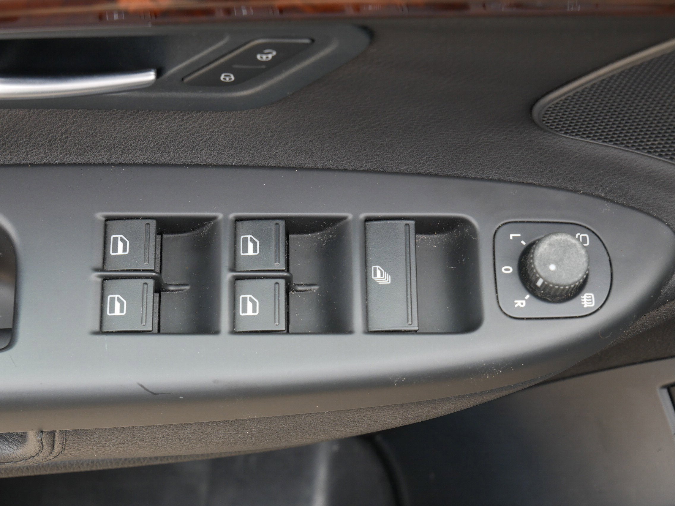 2009 Volkswagen Eos Lux