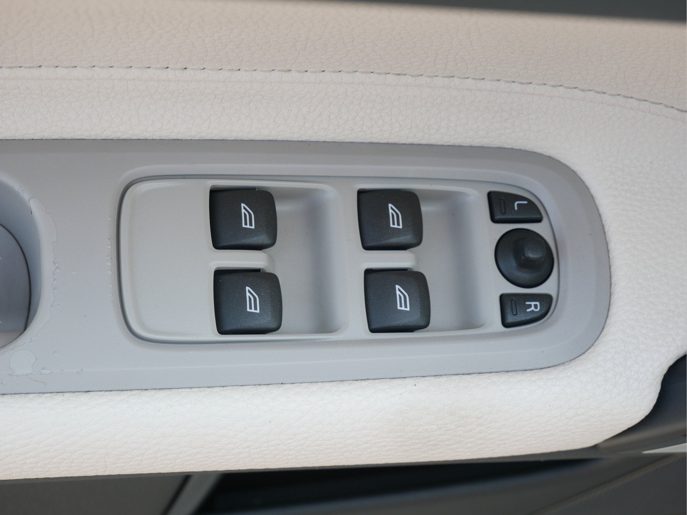 2012 Volvo C70 T5